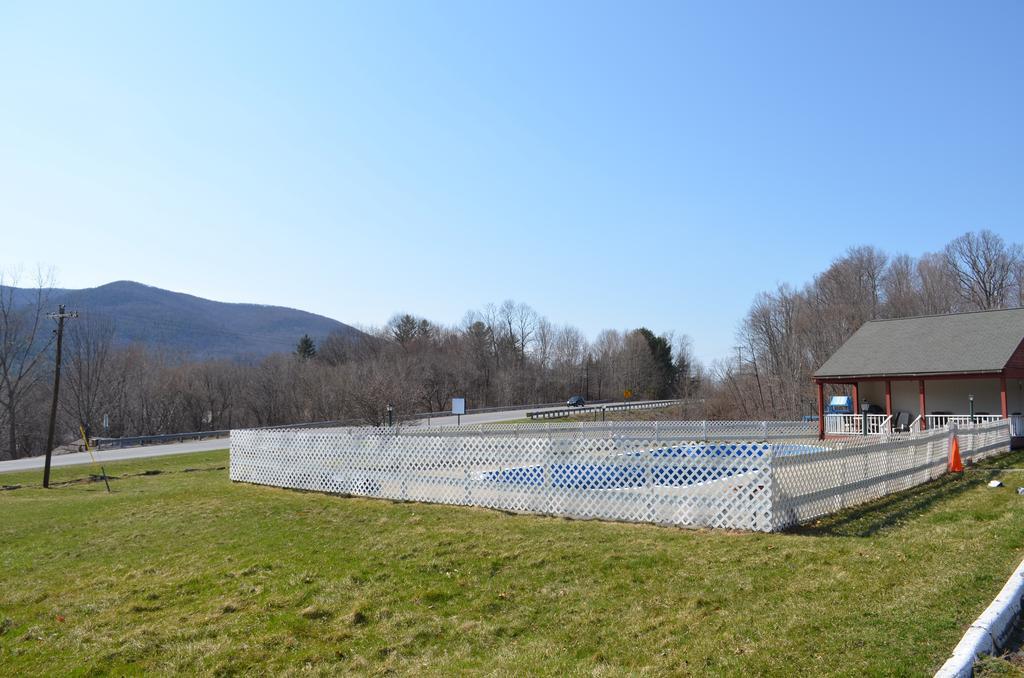 Ladd Brook Inn Pownal Kültér fotó